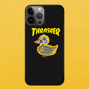 Чехол для APPLE IPHONE 13 PRO MAX 2D пластиковый с черными силиконовыми бортиками THRASHER 55815 фото